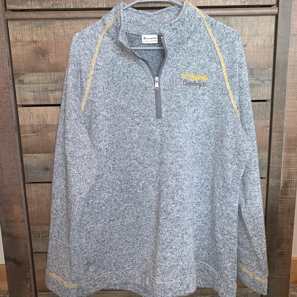 University of Wyoming Women’s XXL quarter zip